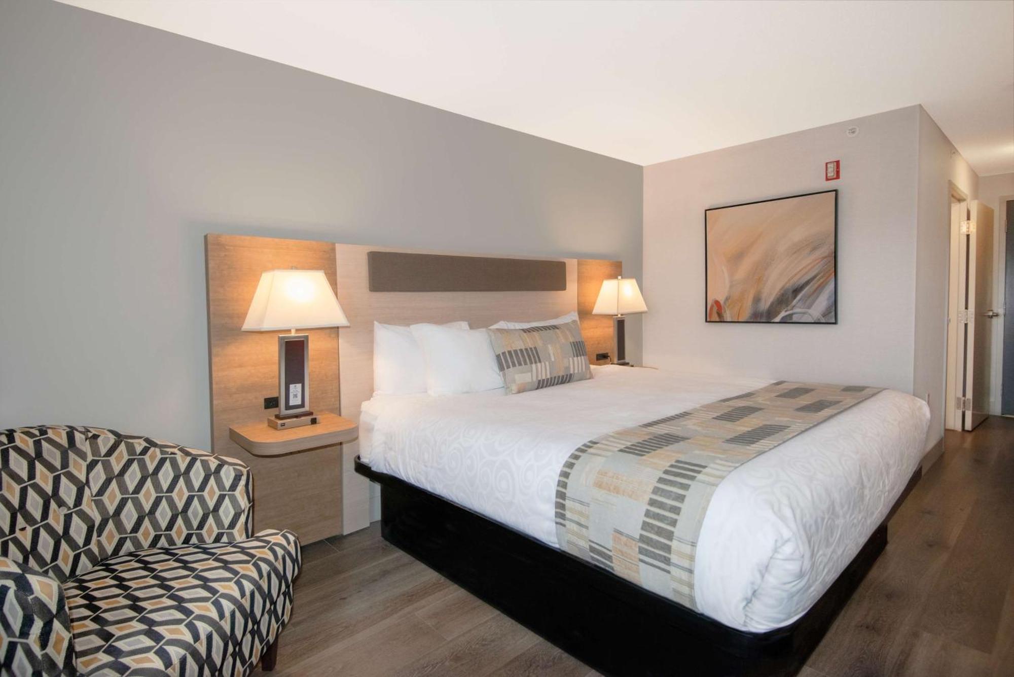 Coast Abbotsford Hotel & Suites Exteriér fotografie