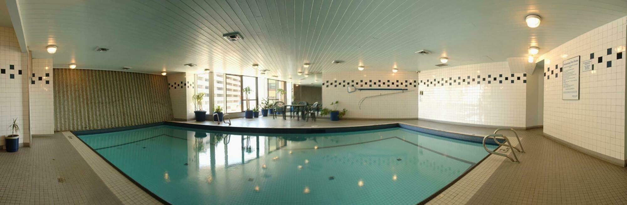 Coast Abbotsford Hotel & Suites Exteriér fotografie